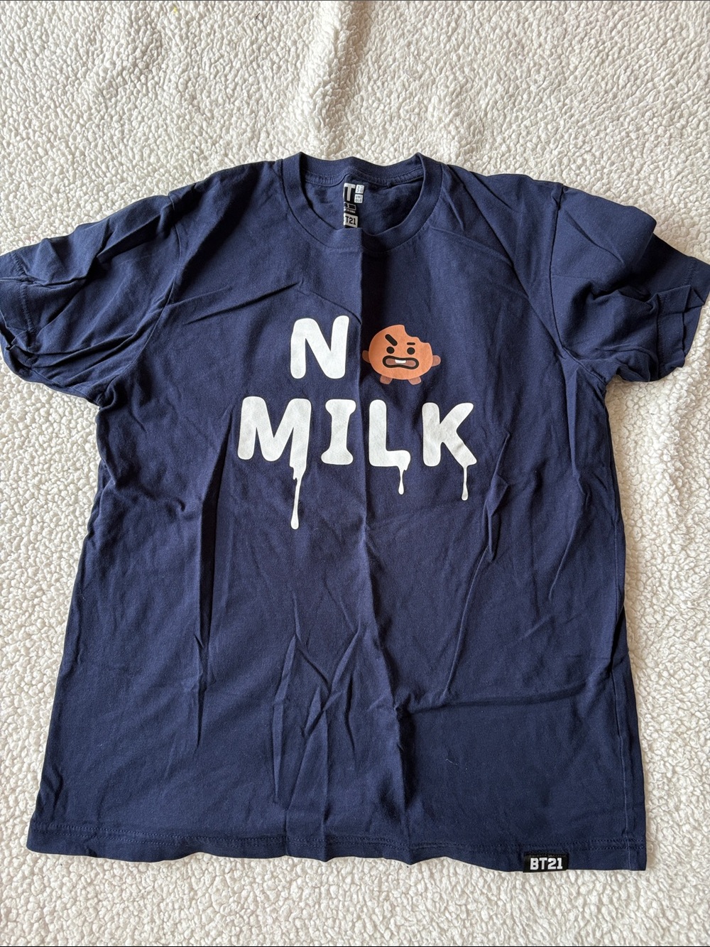 Uniqlo x BT21 Shooky tshirt